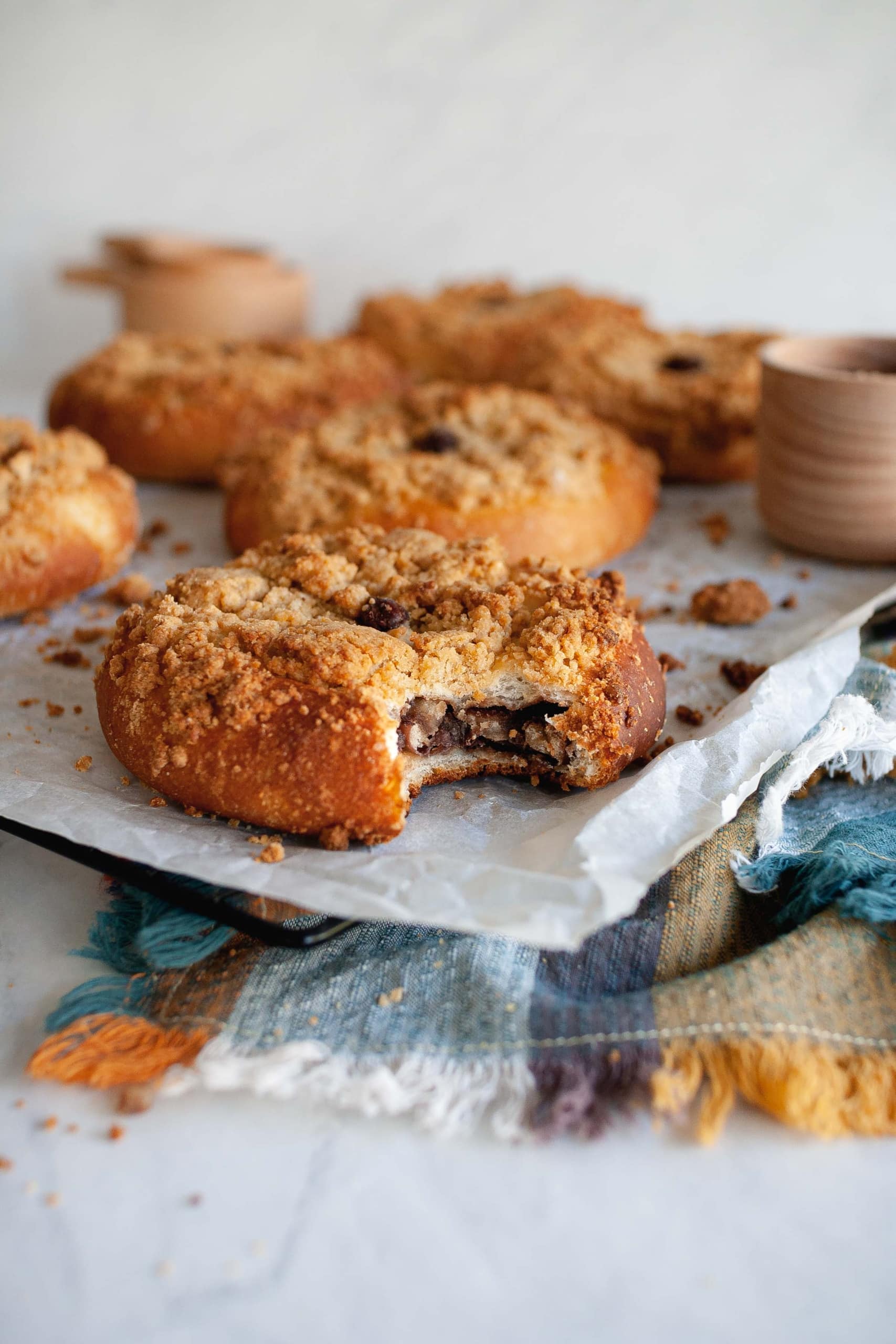 Soboro Adzuki Bread, Korean Peanut Streusel Bread with Red Bean, 소보로팥빵