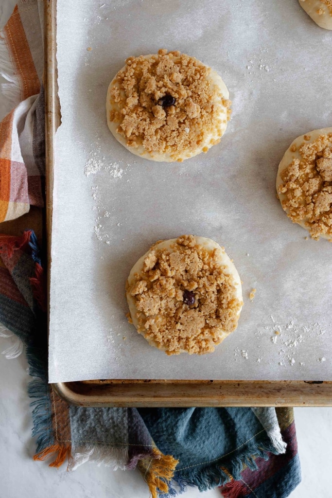 Soboro Adzuki Bread, Korean Peanut Streusel Bread with Red Bean, 소보로팥빵